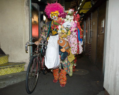 lion guy of Golden Gai